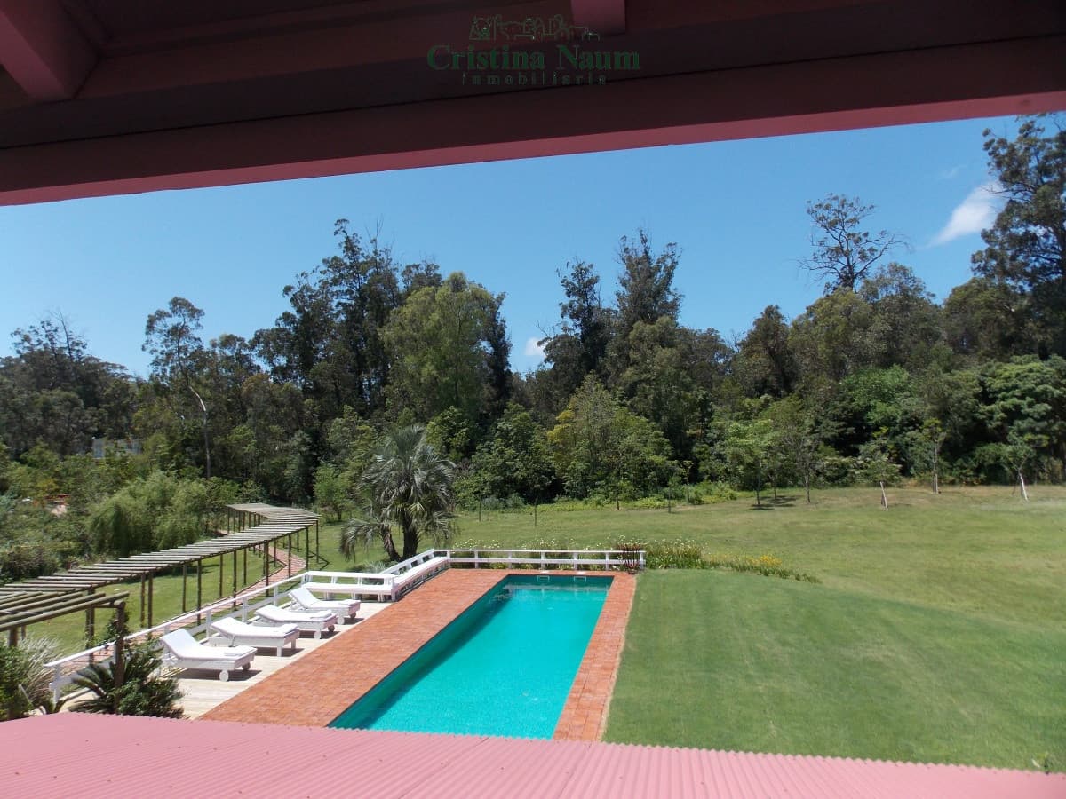 ZONA GOLF ,CASA /CHACRA SUPER CANCHERA, 5 MINUTOS DE TODO !!!!