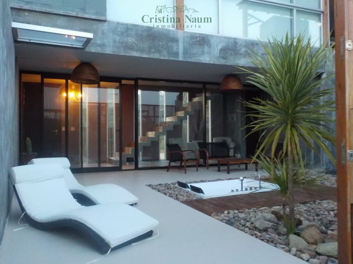 Preciosa casa en Manantiales