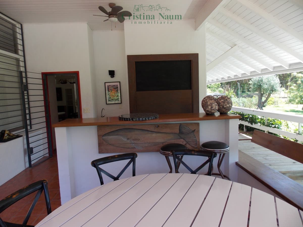 ZONA GOLF ,CASA /CHACRA SUPER CANCHERA, 5 MINUTOS DE TODO !!!!