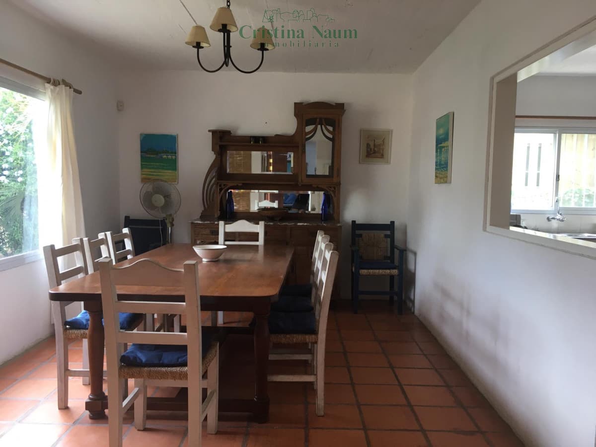 Casa de 4 dormitorios en Montoya