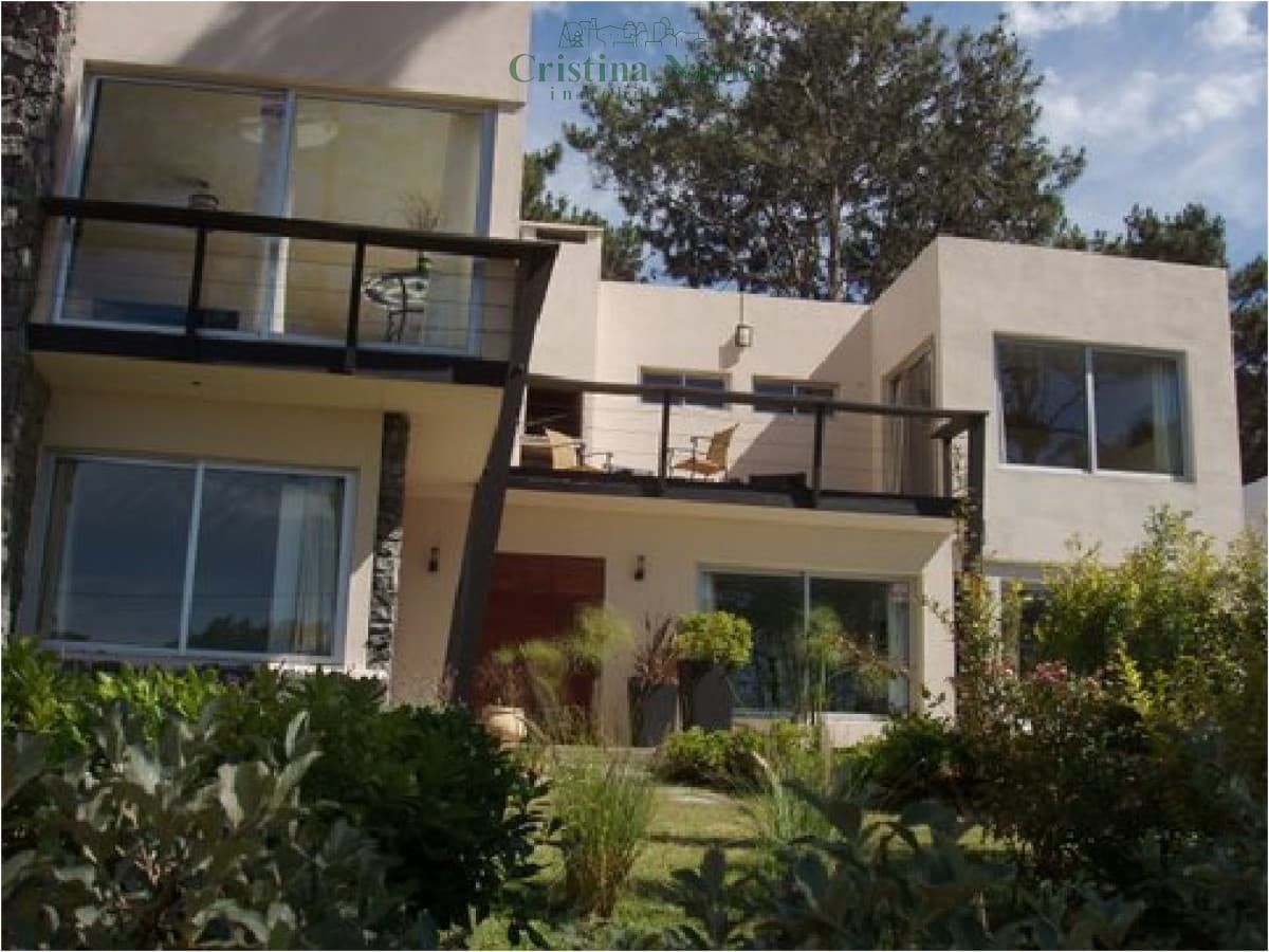 Casa en Montoya a pocos metros del mar