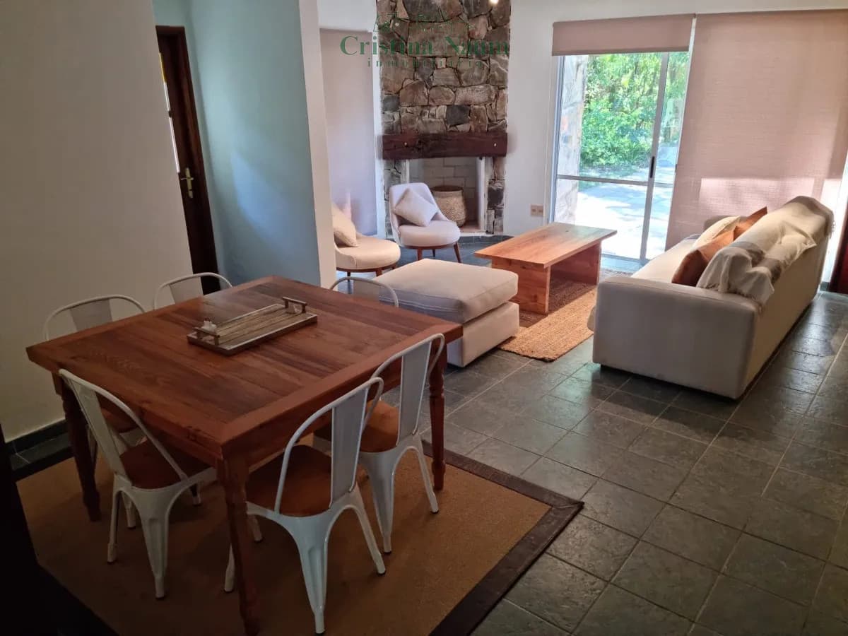 CASA EN PUNTA BALLENA PORTEZUELO
