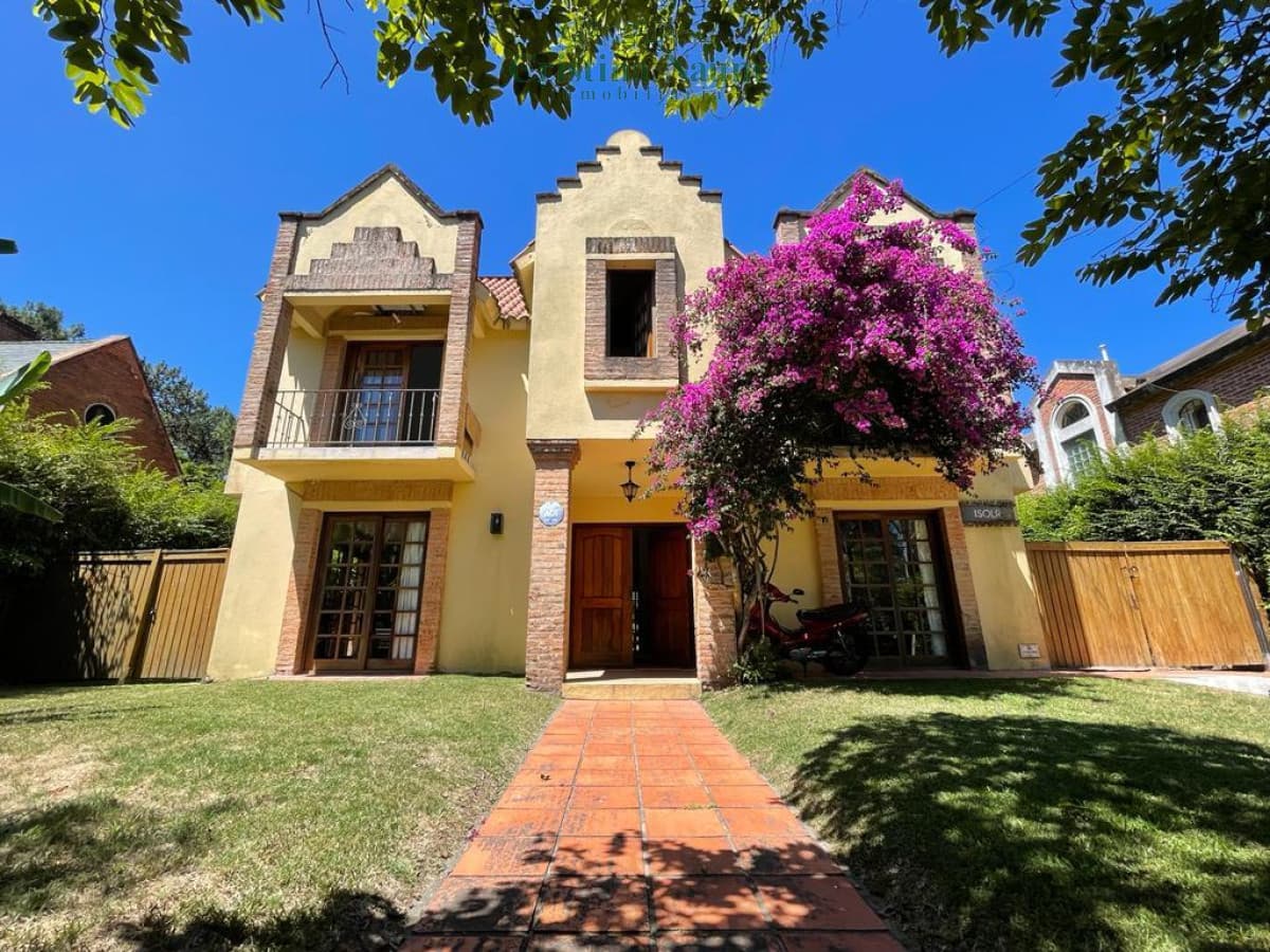 Rincón del Indio, casa con buena capacidad