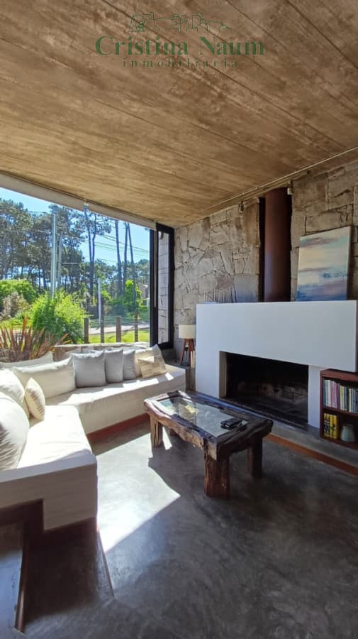 Muy linda casa en Montoya