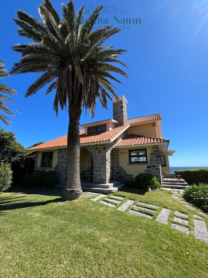 PENINSULA....Magnífica casa en primera línea frente al mar y puestas de sol.