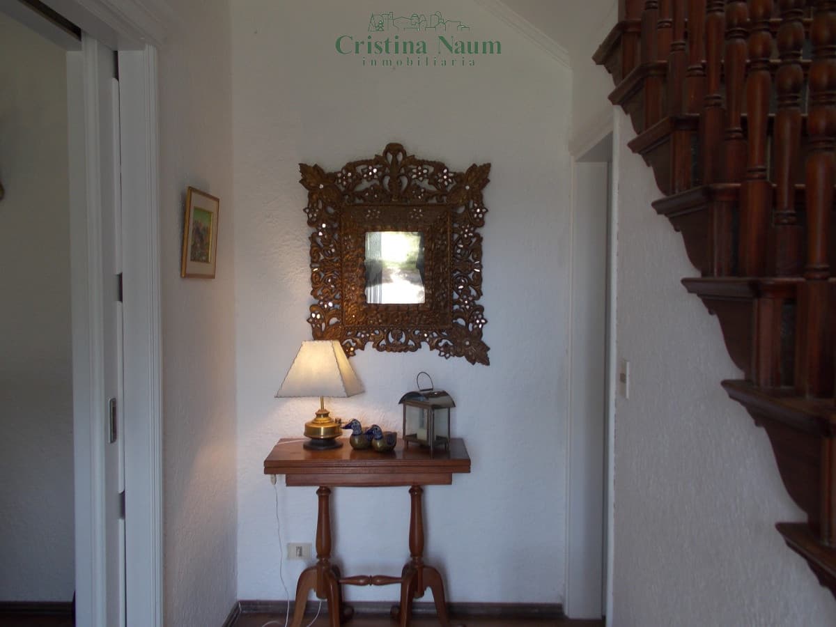 Excelente casa para familia numerosa, espacios muy amplios !!