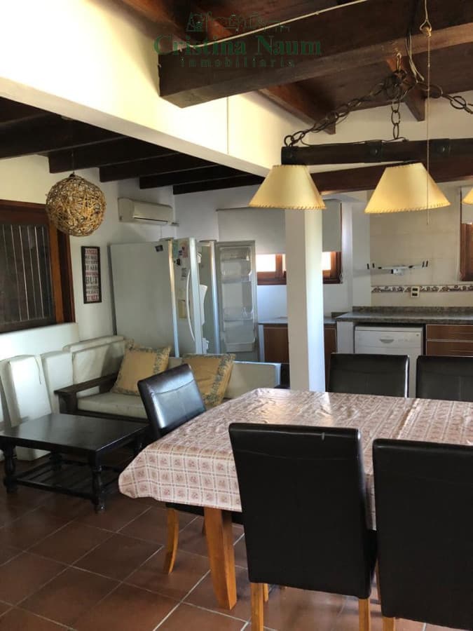 MUY LINDA CASA EN Bo. BS AS A PASOS DE LA RUTA 10