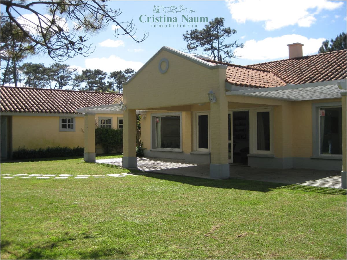 Casa en Rincón del Indio, 4 dormitorios *