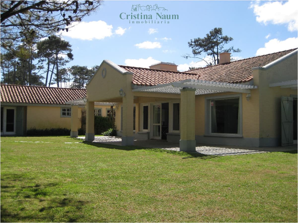 Casa en Rincón del Indio, 4 dormitorios *