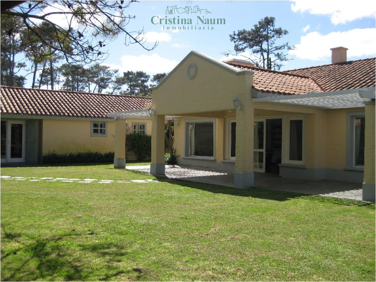 Casa en Rincón del Indio, 4 dormitorios *