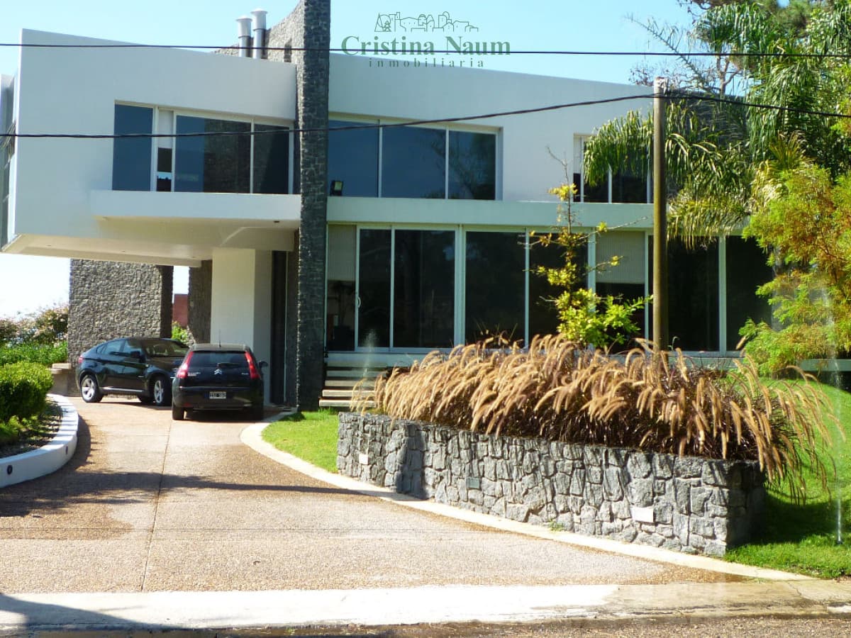 BRAVA -  ESPECTACULAR CASA MINIMALISTA CON VISTA AL  MAR !!!