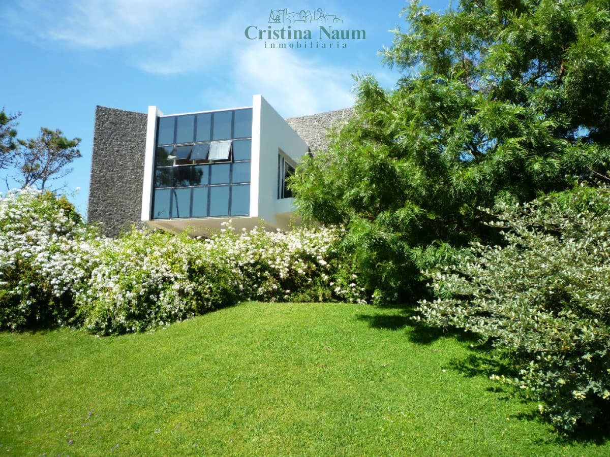 BRAVA -  ESPECTACULAR CASA MINIMALISTA CON VISTA AL  MAR !!!