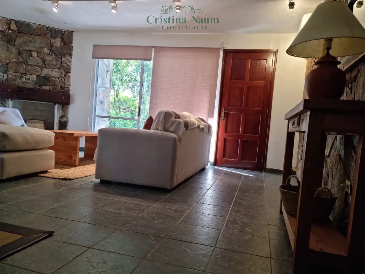 CASA EN PUNTA BALLENA PORTEZUELO