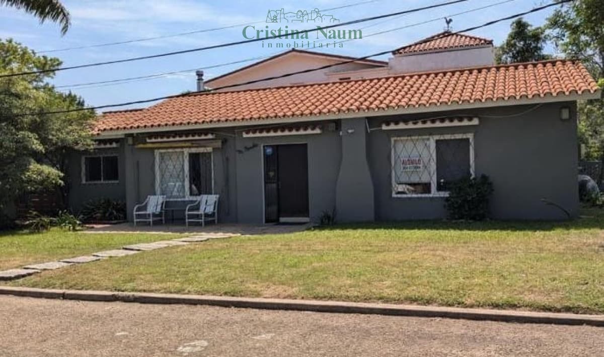 Casa en Mansa,  a 1 cuadra de la Rambla