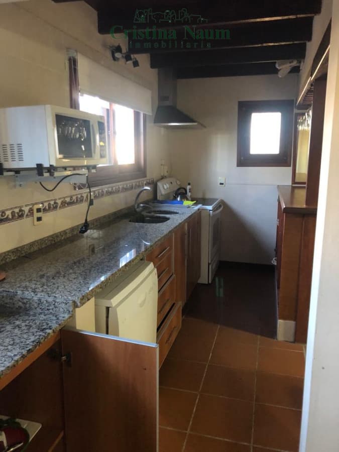 MUY LINDA CASA EN Bo. BS AS A PASOS DE LA RUTA 10