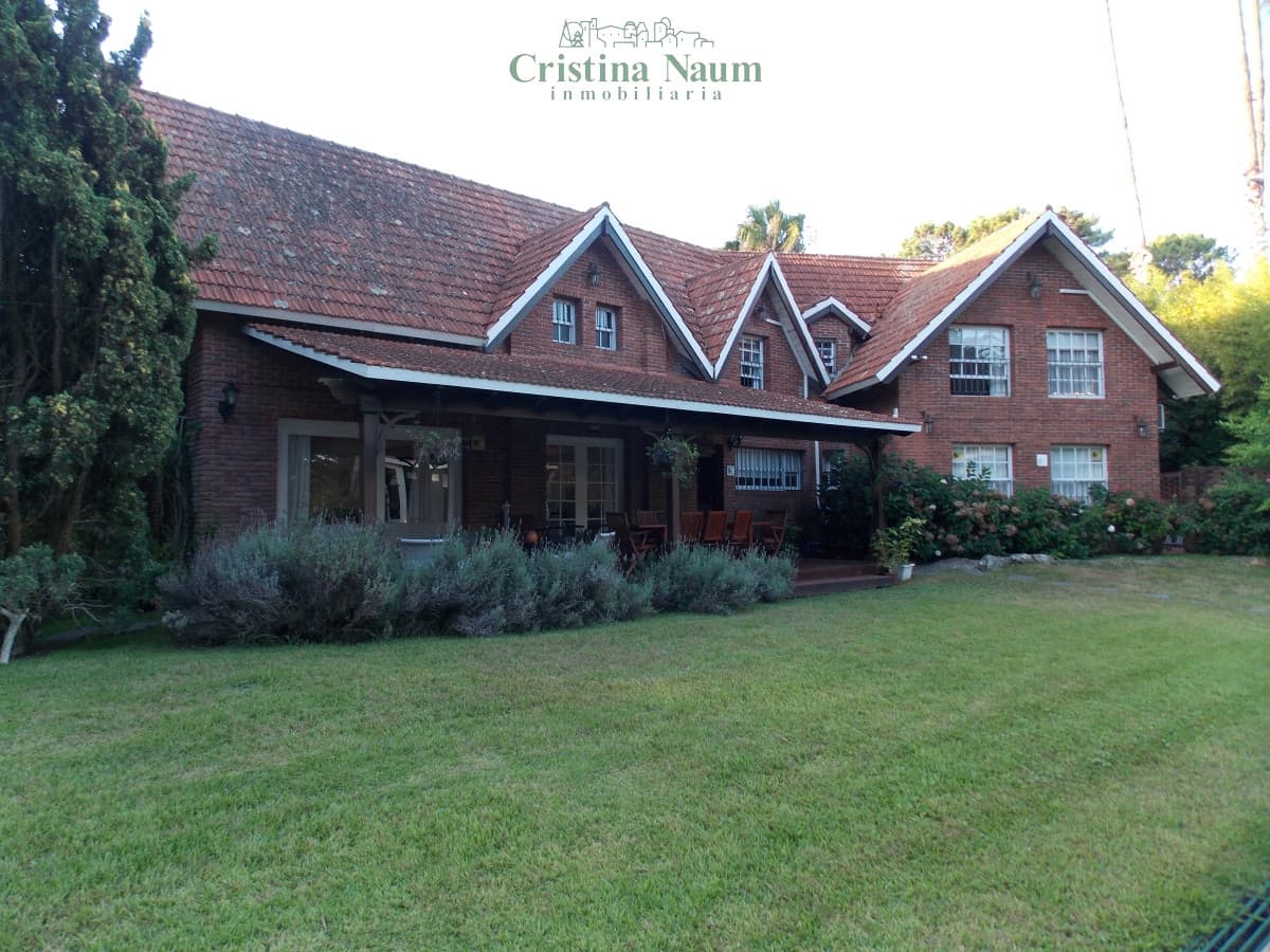IMPORTANTE CASA EN EL GOLF