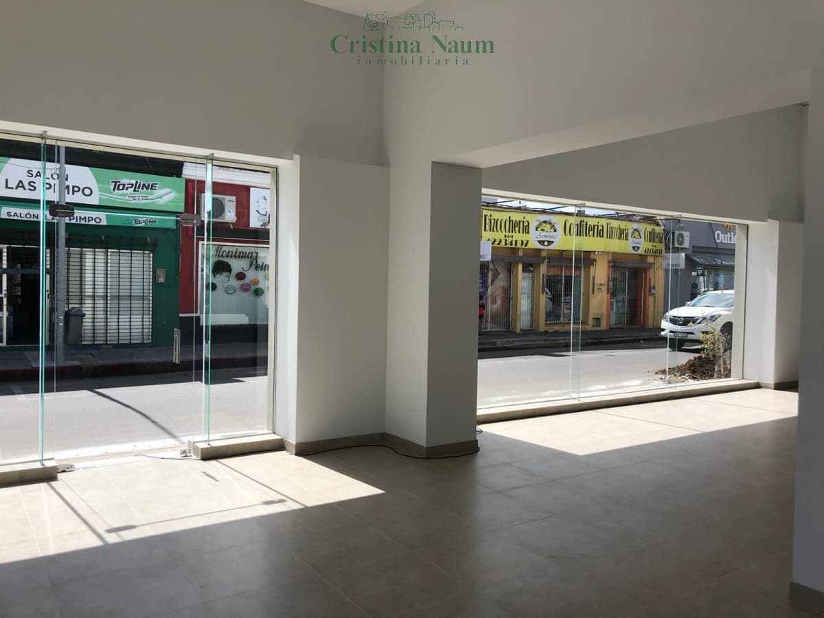 local impecable en centro de maldonado