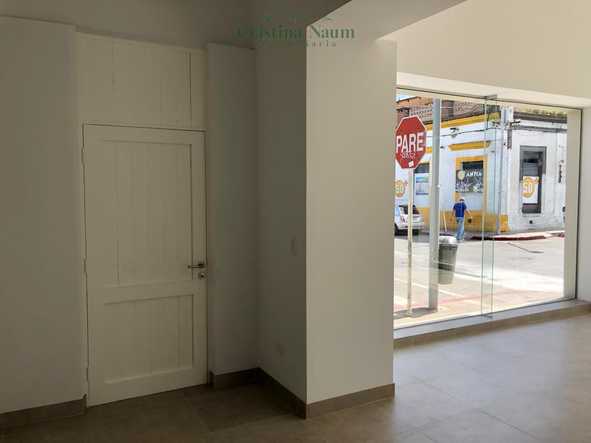 local impecable en centro de maldonado