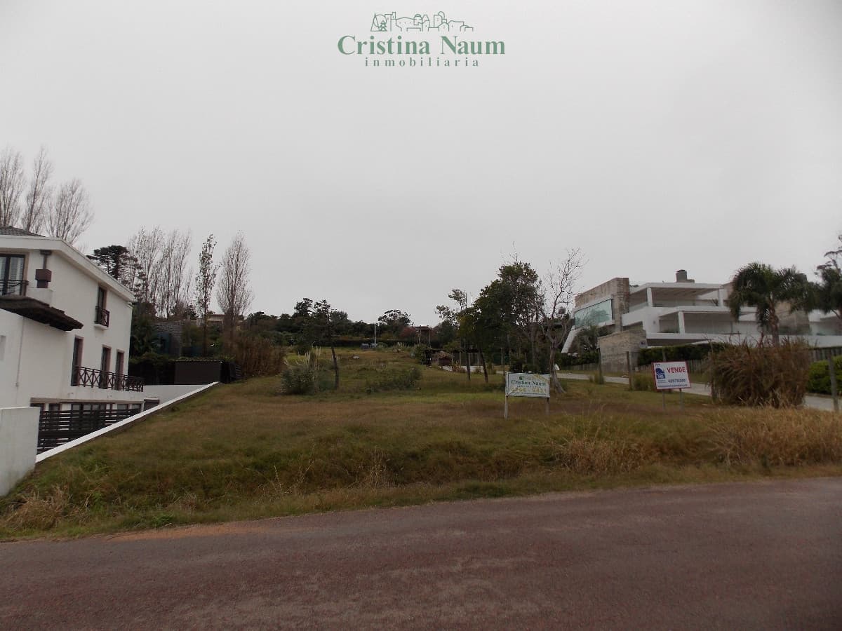 Terreno en Punta Ballena con muy buena vista al mar