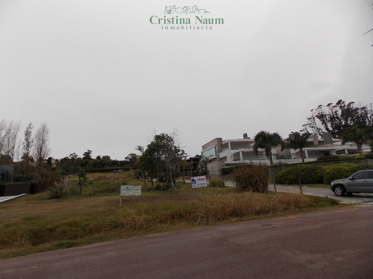 Terreno en Punta Ballena con muy buena vista al mar