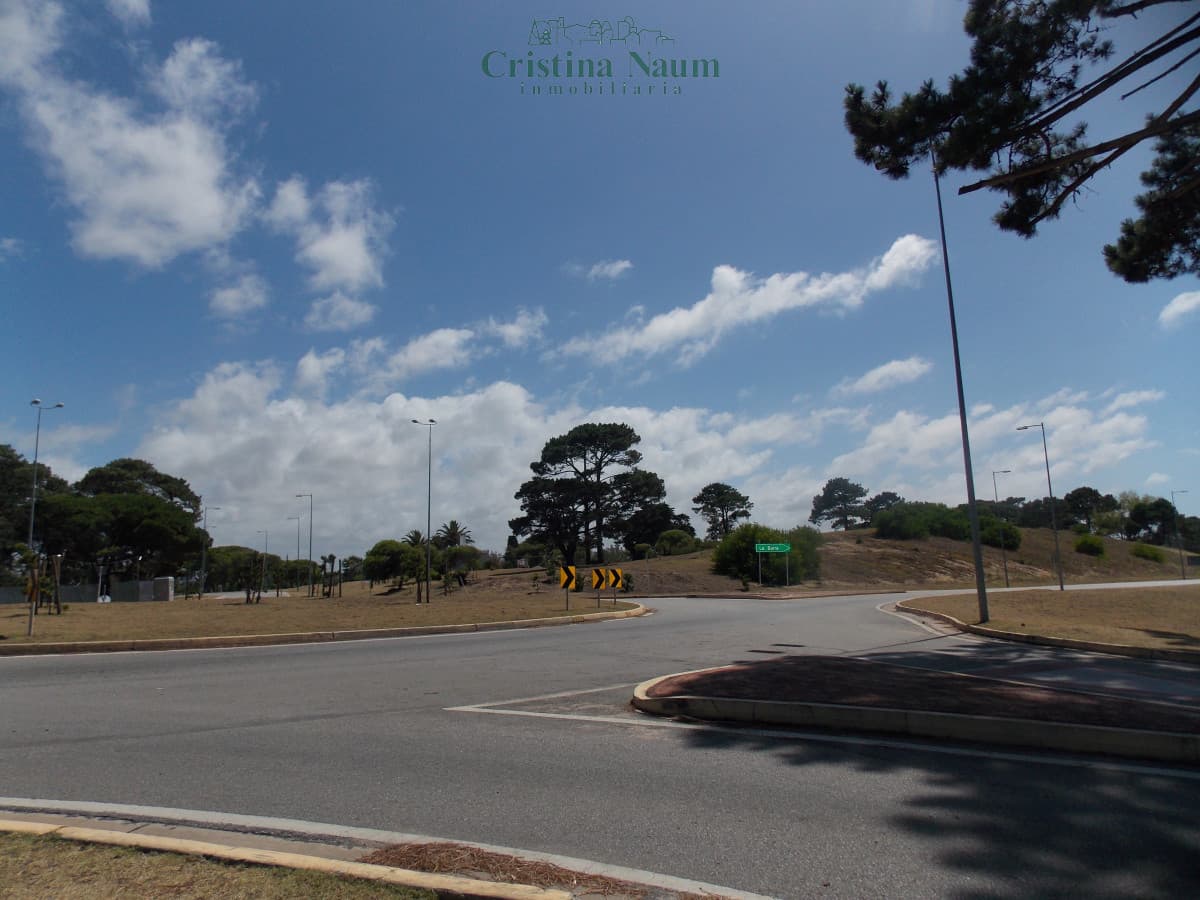 EXEPCIONAL LOTE DE 26.250m2 en R.DEL INDIO A PASOS DE LA BARRA