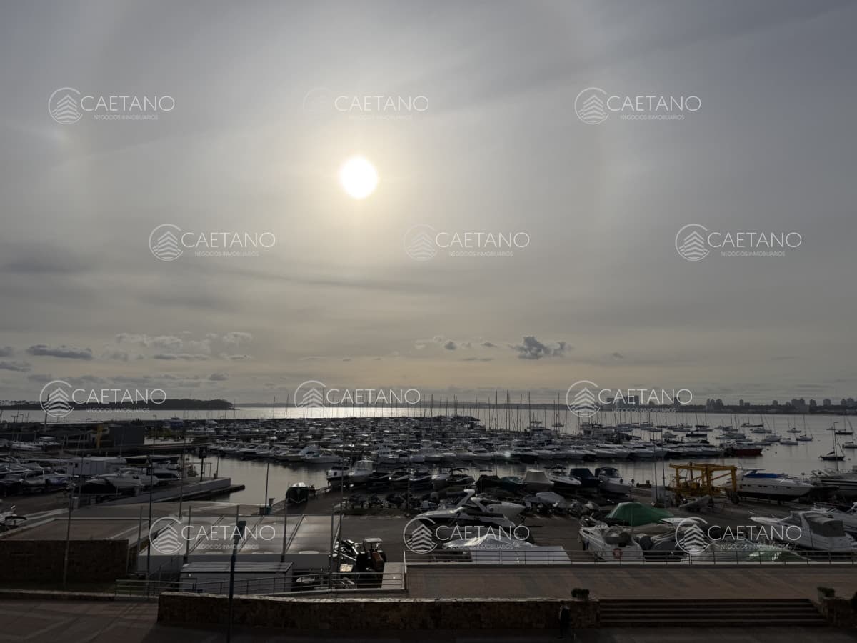 EXCEPCIONAL VISTA AL PUERTO!!!!!!