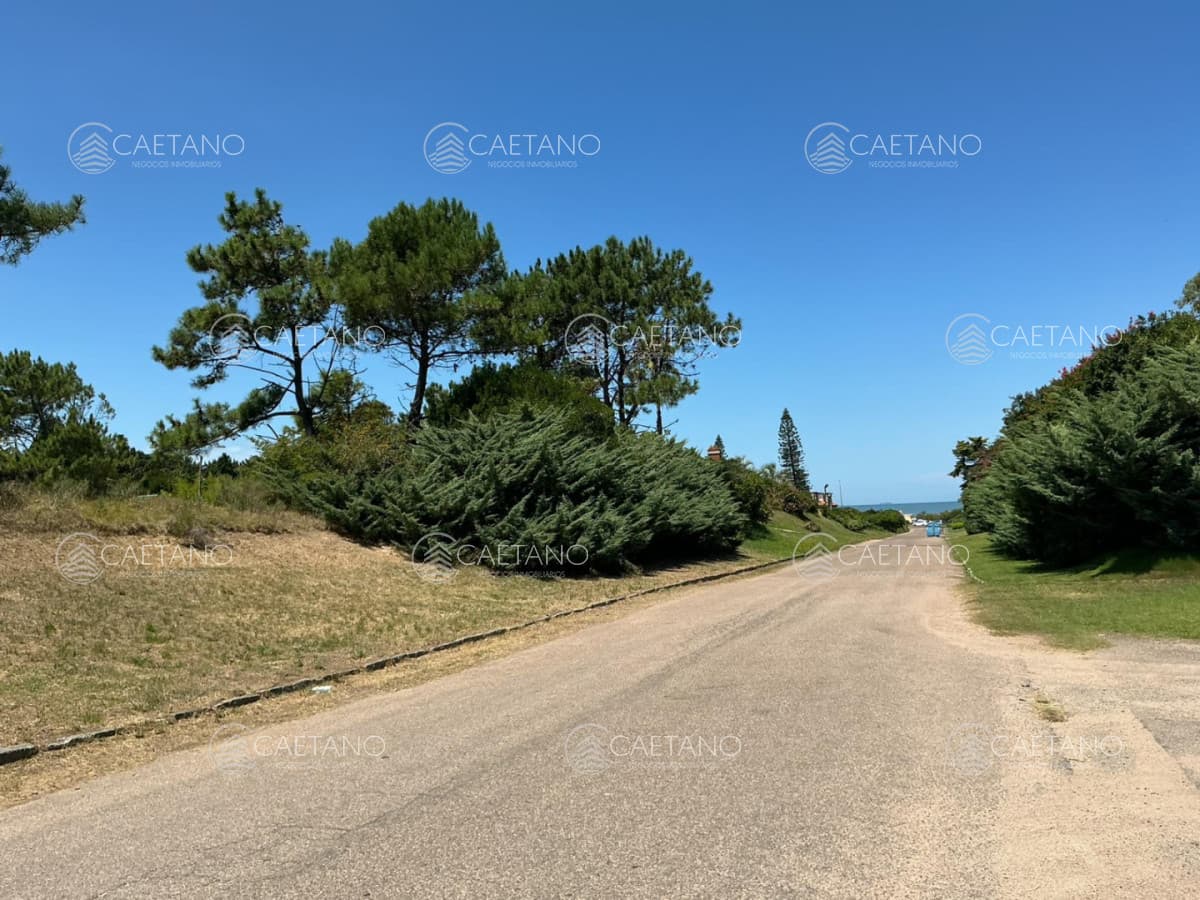 BRAVA - EXCEPCIONAL LOTE A 150 MTS DEL MAR