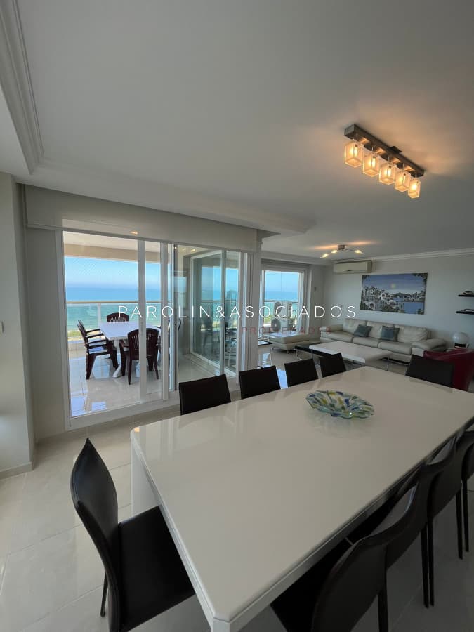 Apartamento en venta de 3 dormitorios en suite en Le Jardin, Punta del Este.