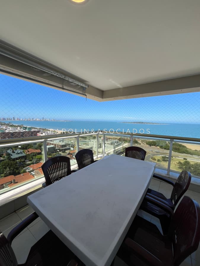 Apartamento en venta de 3 dormitorios en suite en Le Jardin, Punta del Este.