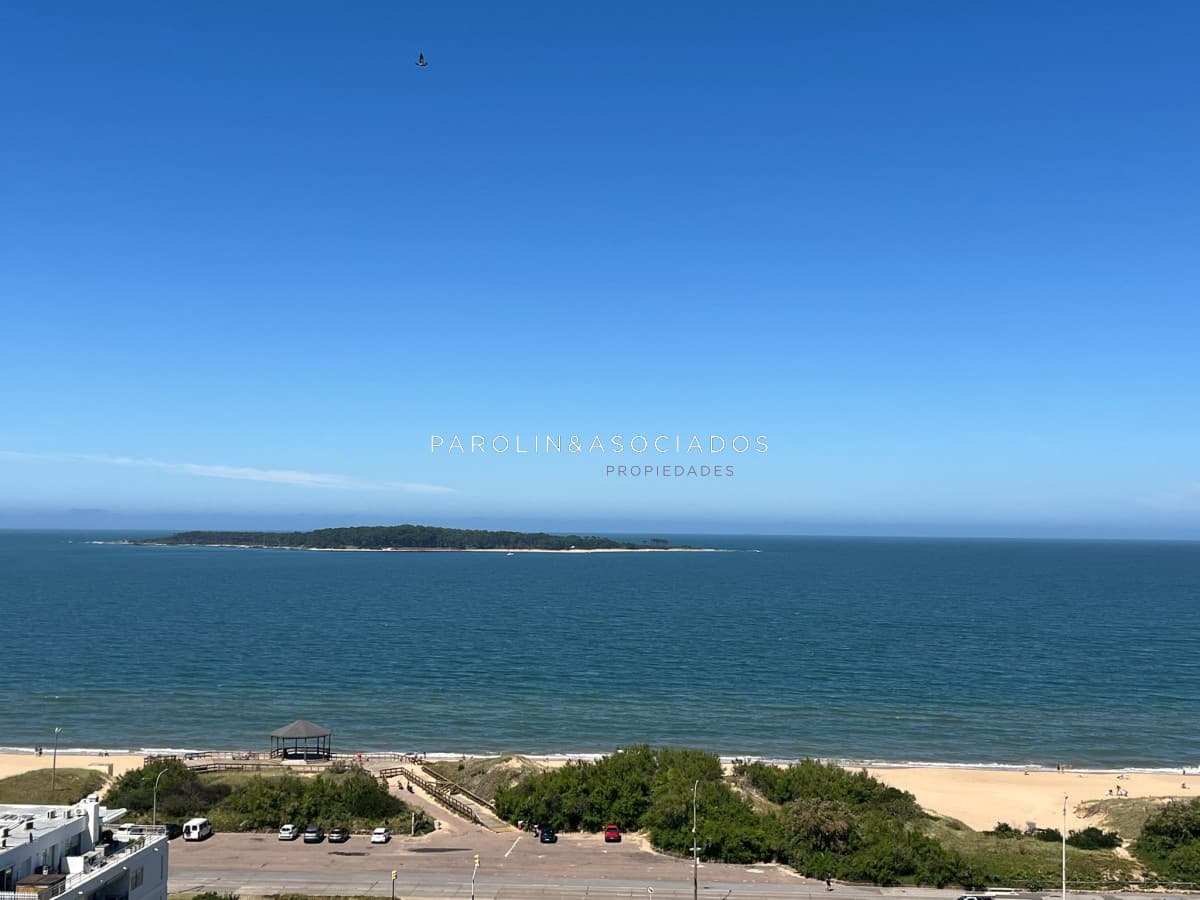 Apartamento en venta de 3 dormitorios en suite en Le Jardin, Punta del Este.