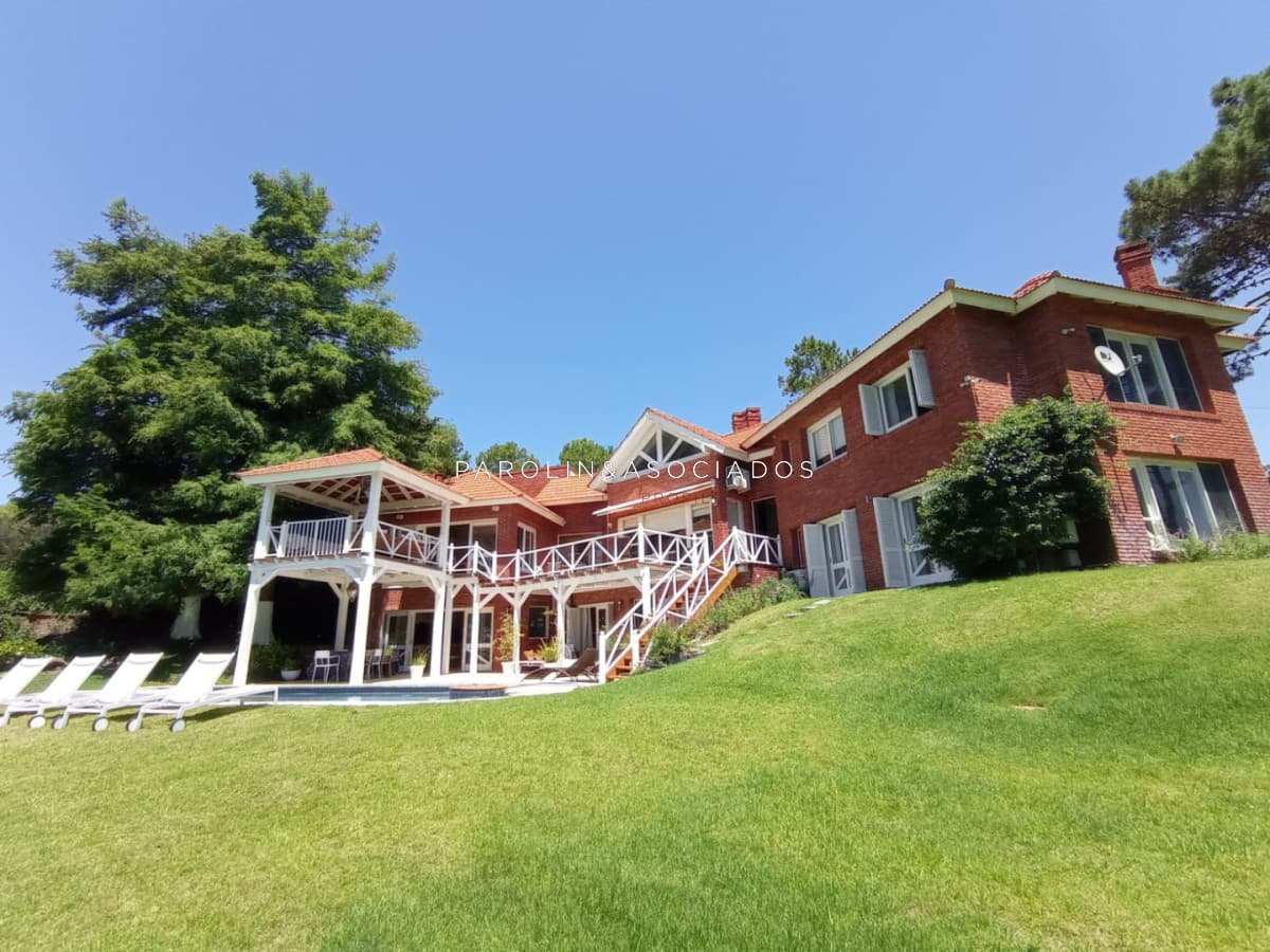 CASA EN EL GOLF LINDERA AL GREEN