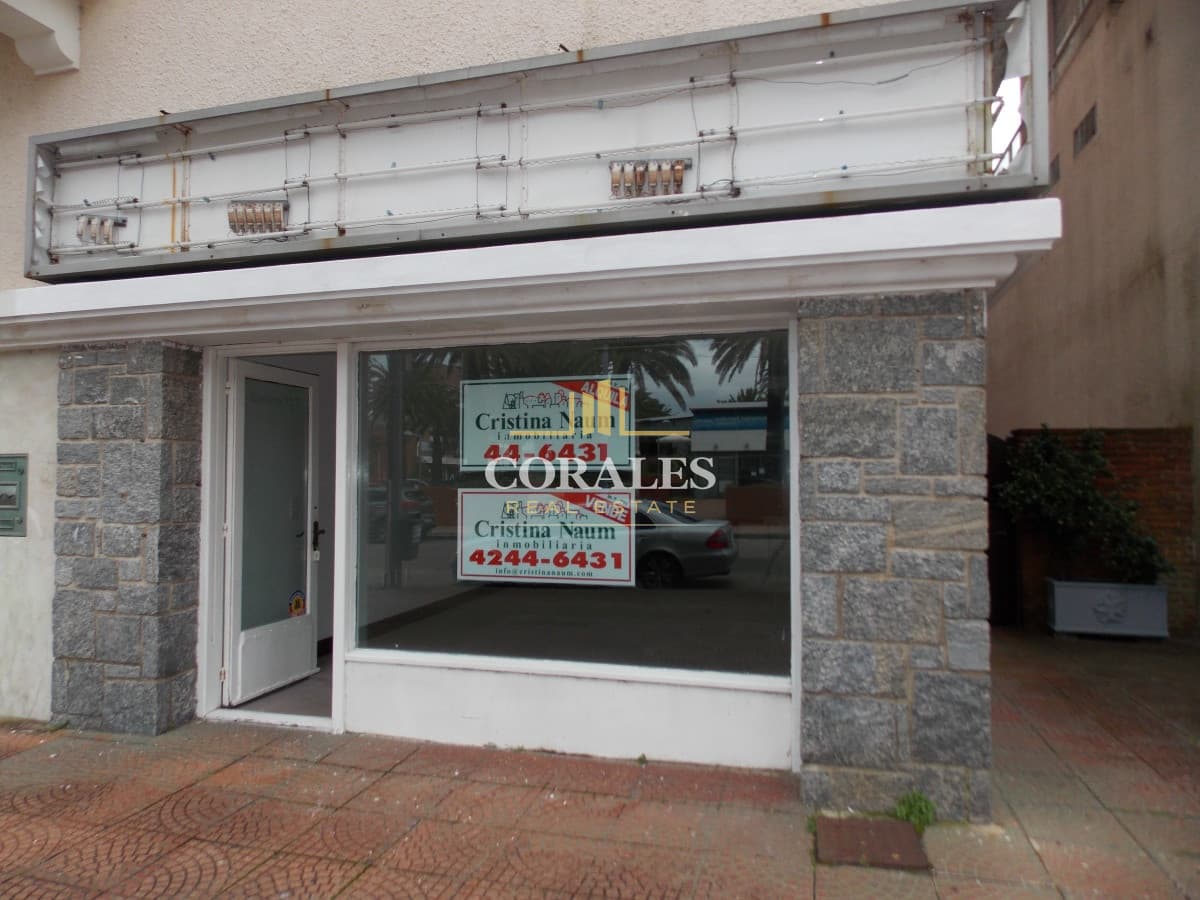 PENINSULA - EXCELENTE LOCAL SOBRE CALLE GORLERO !!!