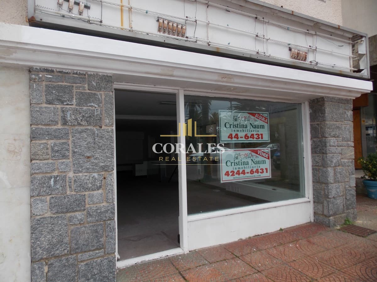 PENINSULA - EXCELENTE LOCAL SOBRE CALLE GORLERO !!!