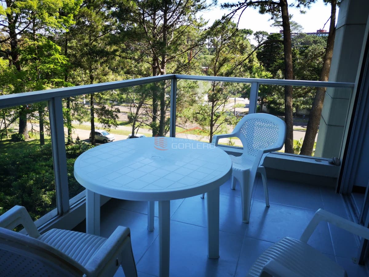 Alquiler de Apartamento en Punta del Este, zona Roosvelt, 2 dormitorios, 2 baños