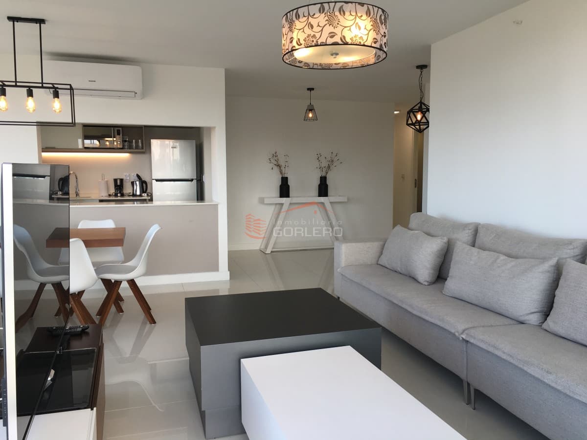 Apartamento en Venta y Alquiler en Punta del Este, Torre con todos los servicios, Piso alto, espectacular vista!