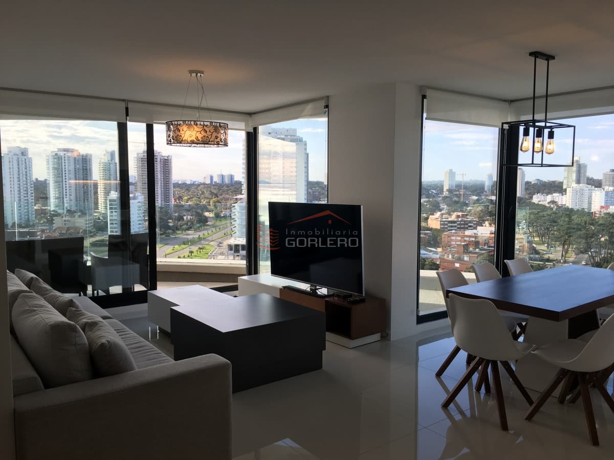 Apartamento en Venta y Alquiler en Punta del Este, Torre con todos los servicios, Piso alto, espectacular vista!