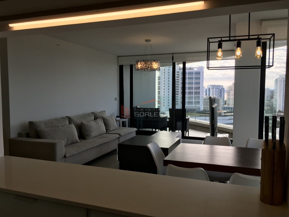 Apartamento en Venta y Alquiler en Punta del Este, Torre con todos los servicios, Piso alto, espectacular vista!