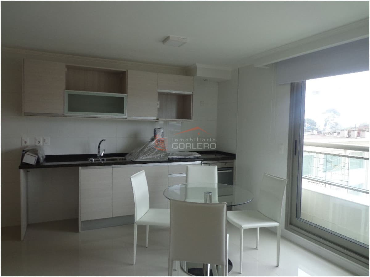 Apartamento en Alquiler en Punta del Este, Roosevelt próximo al Shopping