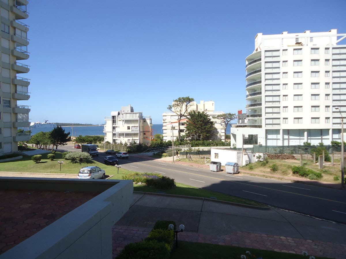 APARTAMENTO en PUNTA DEL ESTE, ZONA MANSA