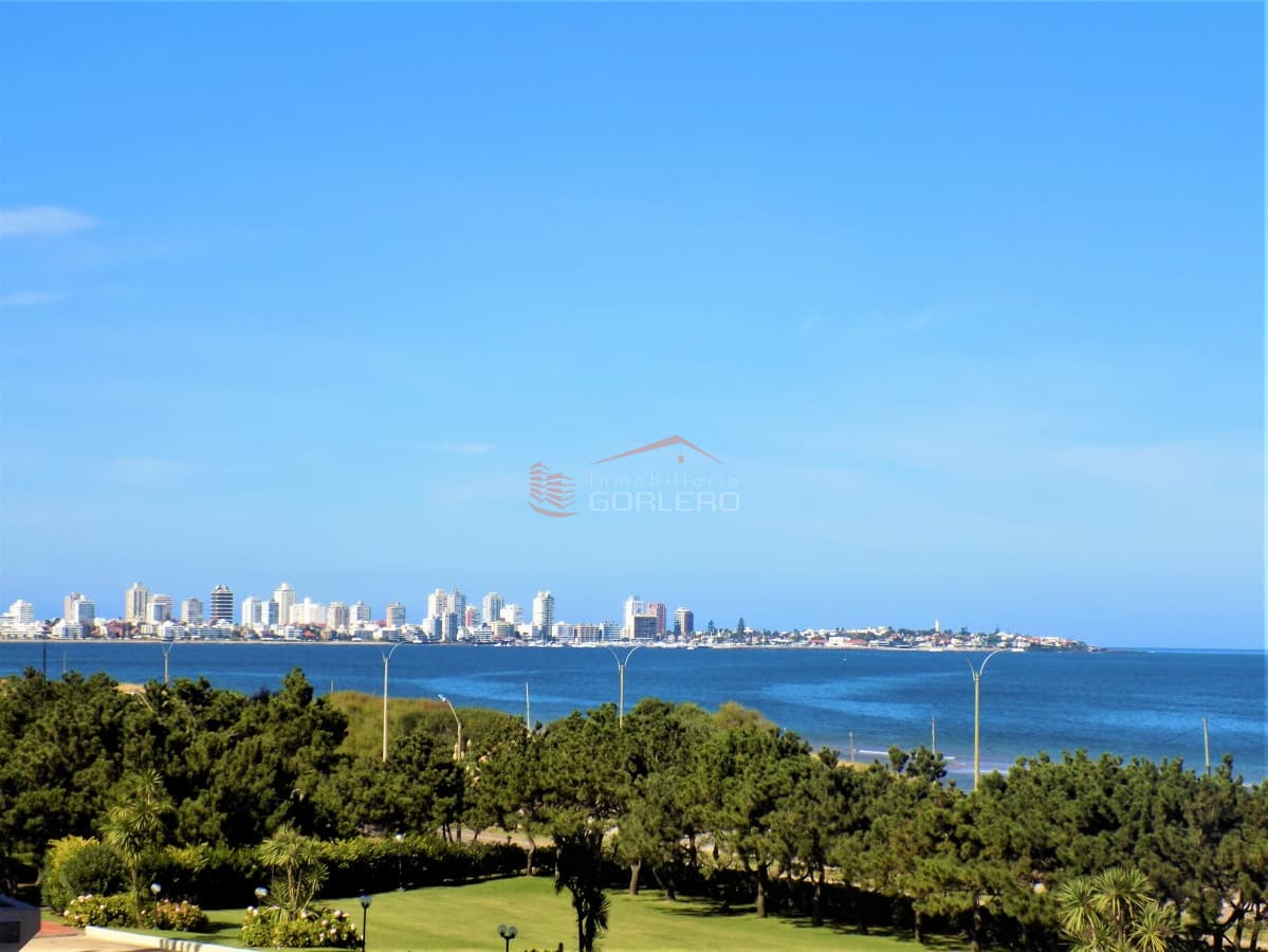 Venta y alquiler INVERNAL Apartamento en zona de playa Mansa