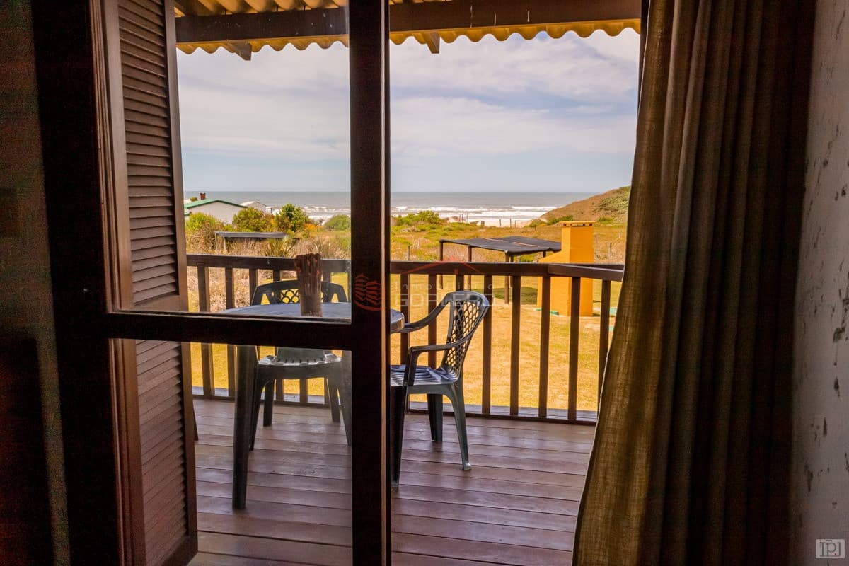 Casas en venta en Barra del Chuy, 2 casas en 1 padrón muy rentables - Inmobiliaria Gorlero