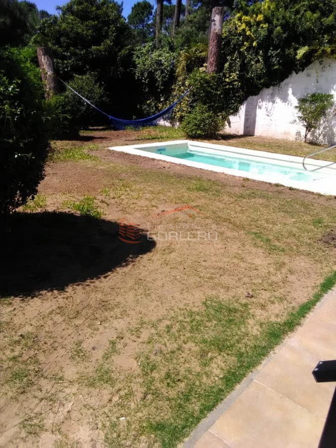 Alquiler de casa en Pinares, Punta del Este, 3 dormitorios con piscina y parrillero
