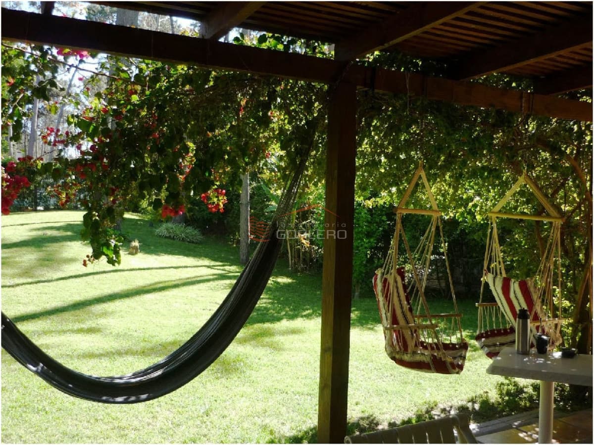 Casa de 3 dormitorios en Pinares con parrillero y gran patio