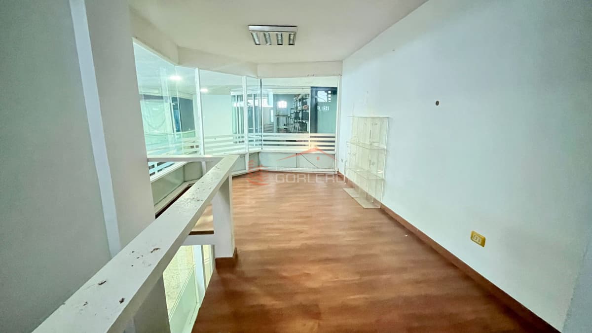 Venta y Alquiler de Local en Península, Punta del Este - Inmobiliaria Gorlero