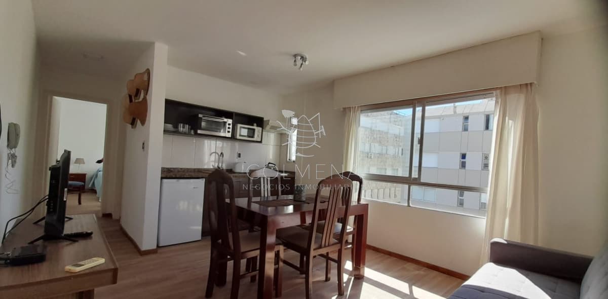 Alquiler anual y Venta de apartamento en Península, Punta del Este, 1 dormitorio