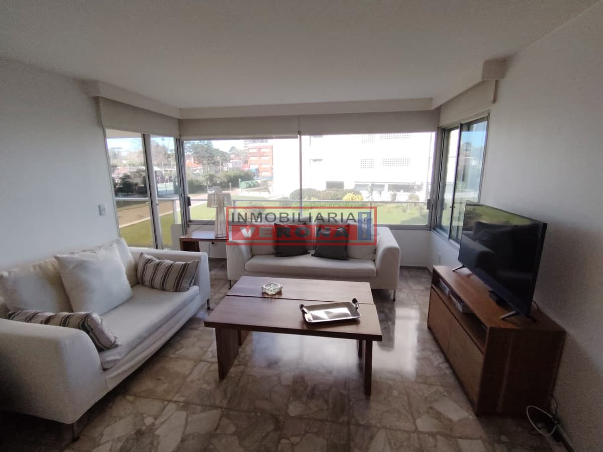 Venta apartemento  Frente al mar con servicios !!! - Inmobiliaria Verona Punta