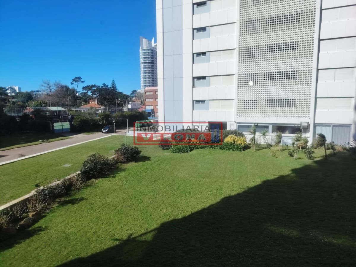 Venta apartemento  Frente al mar con servicios !!! - Inmobiliaria Verona Punta