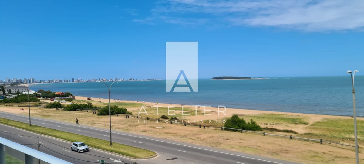 Venta de apartamento 2 dormitorios, frente al Mar, Pinares. Punta del Este