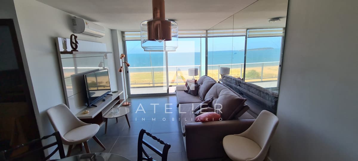 Venta de apartamento 2 dormitorios, frente al Mar, Pinares. Punta del Este