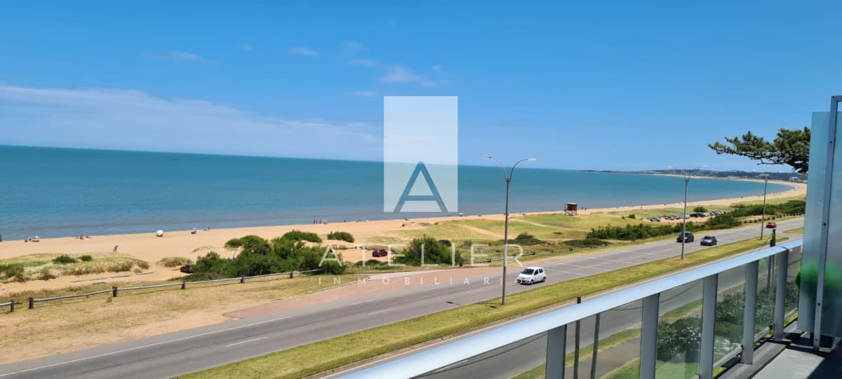 Venta de apartamento 2 dormitorios, frente al Mar, Pinares. Punta del Este